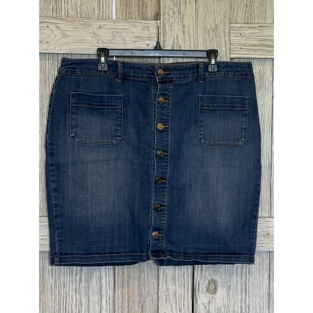 Chicos Platinum Denim Skirt Womens Blue Jean Button Down Size 3 Pockets